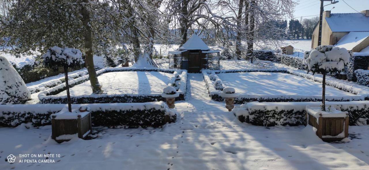 Le Manoir De La Bigotiere Bed & Breakfast Pleslin-Trigavou Екстериор снимка